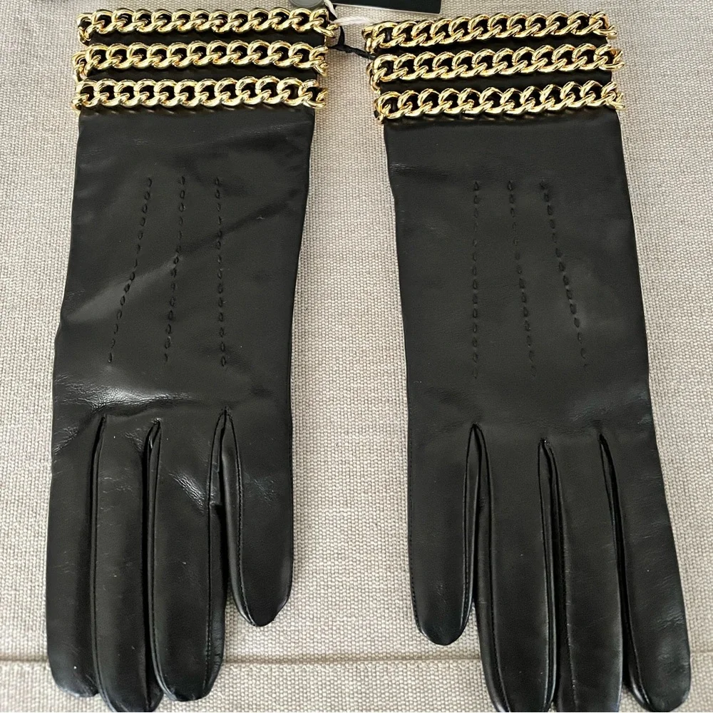 MOSCHINO BOUTIQUE NWT AUTHENTIC RARE GOLD LINK CHAIN BLACK LEATHER SOFT GLOVES